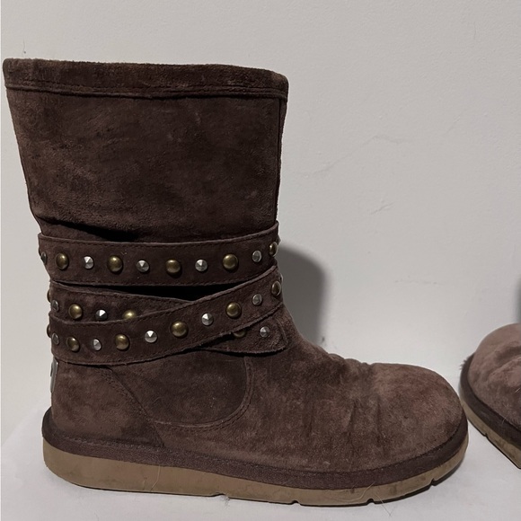 UGG Boots - Picture 9 of 16